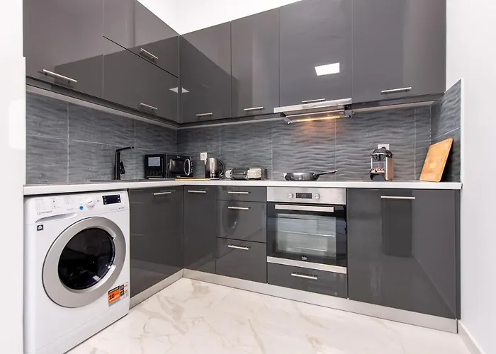 Liv - Modern Spacious Apartment In Gazi