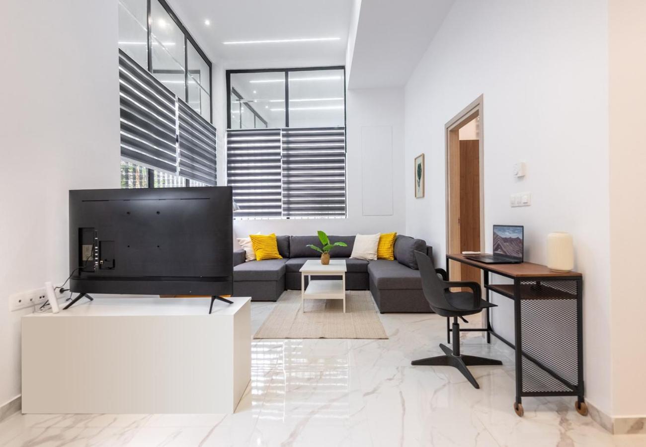 Liv - Modern Spacious In Gazi * Athens