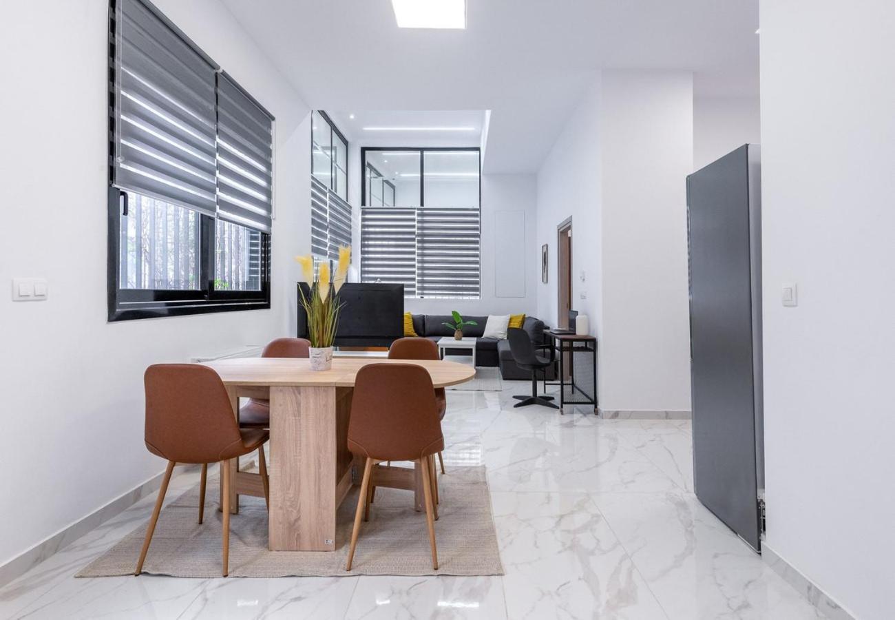 Liv - Modern Spacious In Gazi Athens